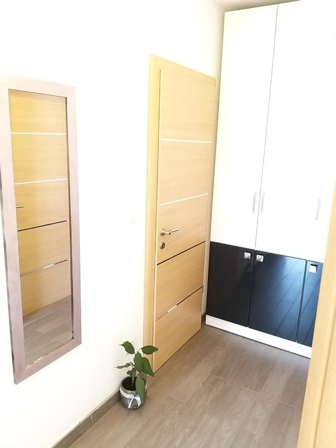 3 Bedroom Apartment With Terrace And Free Parking สปลิท ภายนอก รูปภาพ